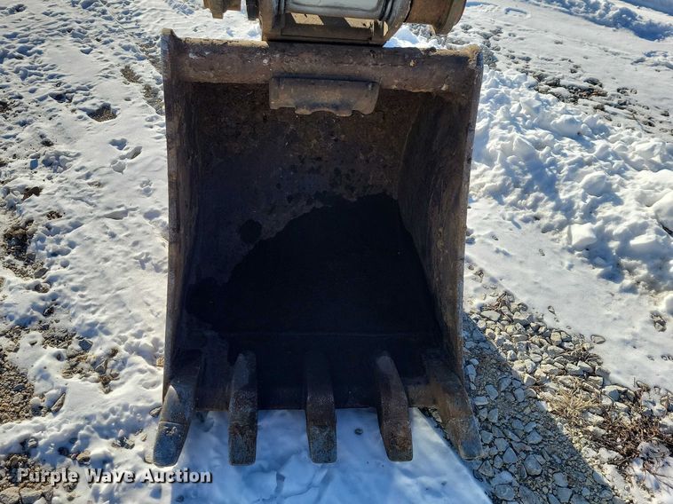 image for item EE0880 2014 Takeuchi TB260 mini excavator