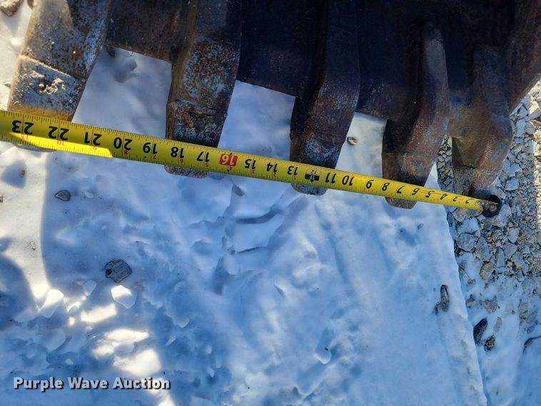 image for item EE0880 2014 Takeuchi TB260 mini excavator