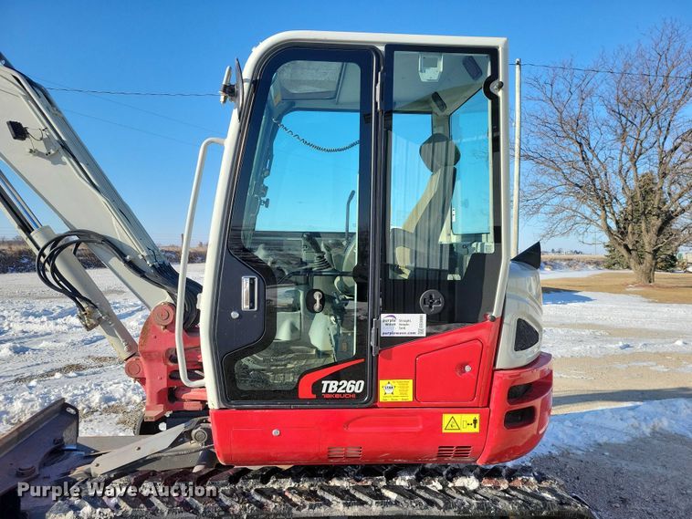 image for item EE0880 2014 Takeuchi TB260 mini excavator