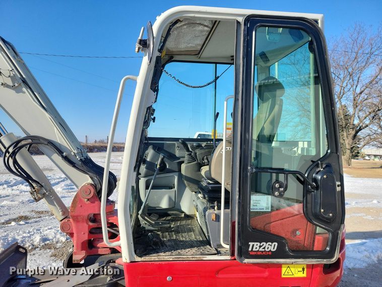 image for item EE0880 2014 Takeuchi TB260 mini excavator