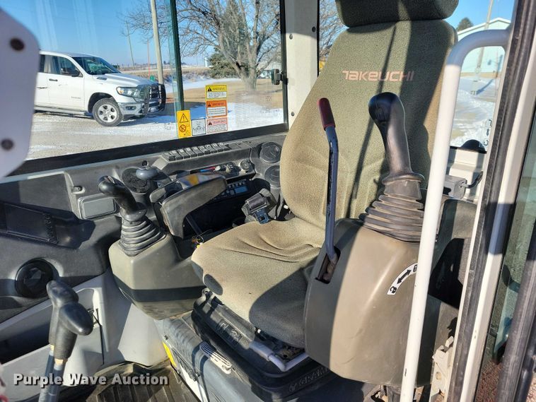 image for item EE0880 2014 Takeuchi TB260 mini excavator