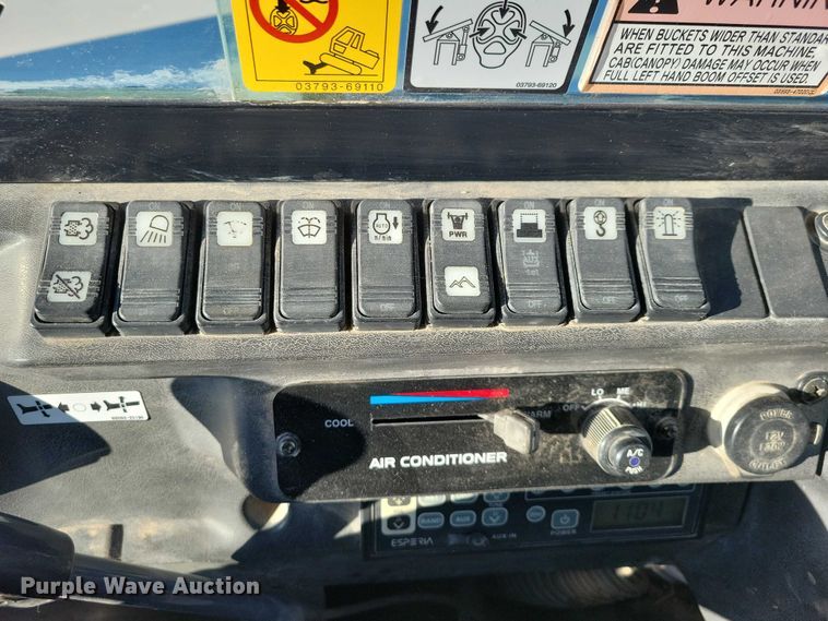 image for item EE0880 2014 Takeuchi TB260 mini excavator