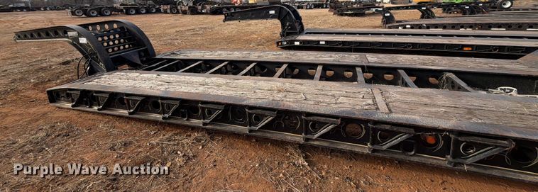 image for item EE1413 1995 Cozad lowboy equipment trailer
