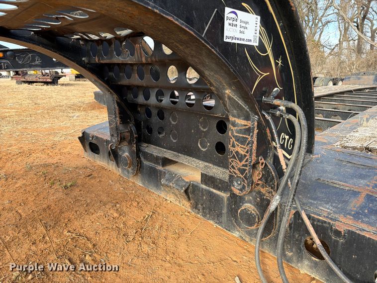 image for item EE1413 1995 Cozad lowboy equipment trailer