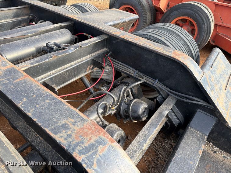 image for item EE1413 1995 Cozad lowboy equipment trailer