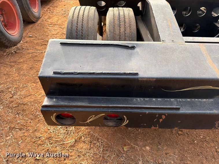 image for item EE1413 1995 Cozad lowboy equipment trailer