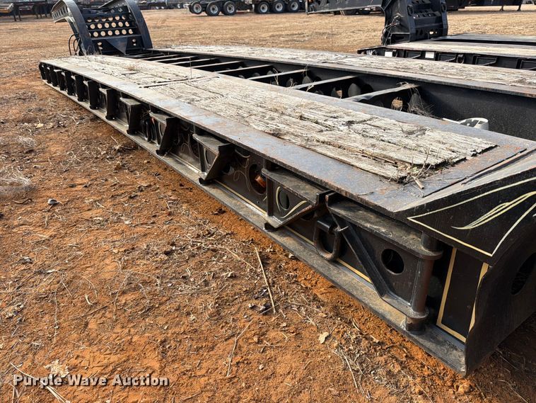 image for item EE1413 1995 Cozad lowboy equipment trailer