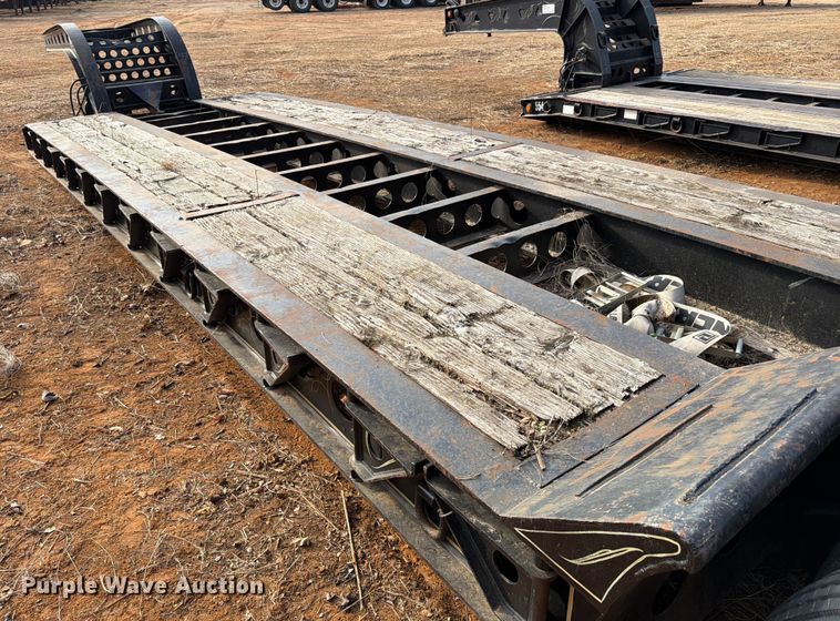 image for item EE1413 1995 Cozad lowboy equipment trailer