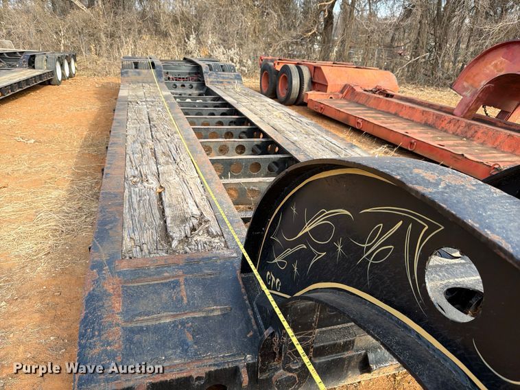 image for item EE1413 1995 Cozad lowboy equipment trailer