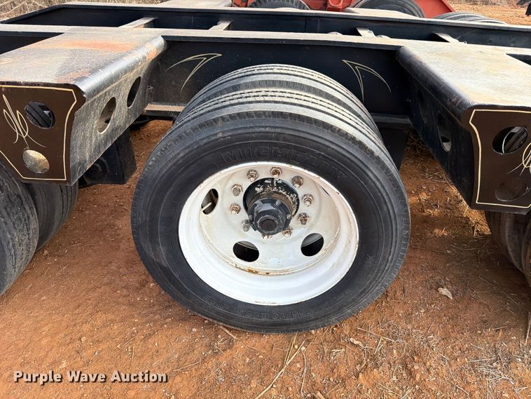 image for item EE1413 1995 Cozad lowboy equipment trailer