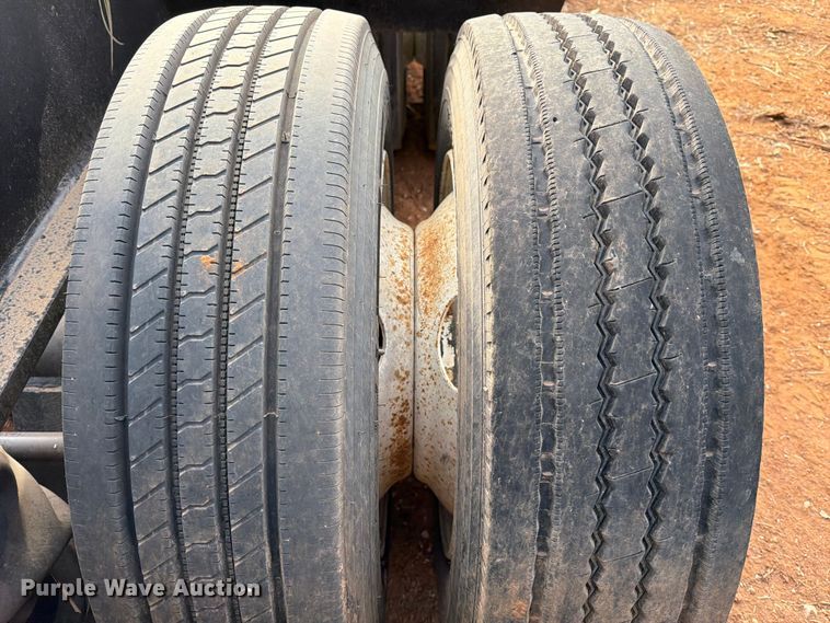 image for item EE1413 1995 Cozad lowboy equipment trailer