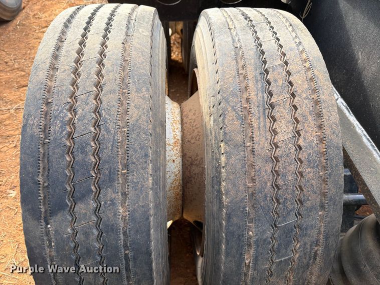 image for item EE1413 1995 Cozad lowboy equipment trailer