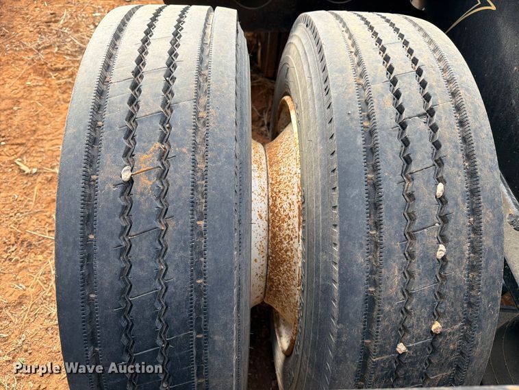 image for item EE1413 1995 Cozad lowboy equipment trailer