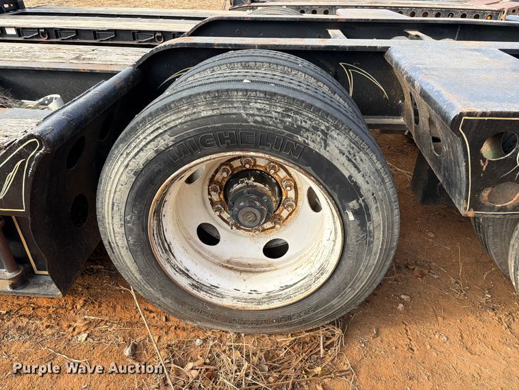 image for item EE1413 1995 Cozad lowboy equipment trailer