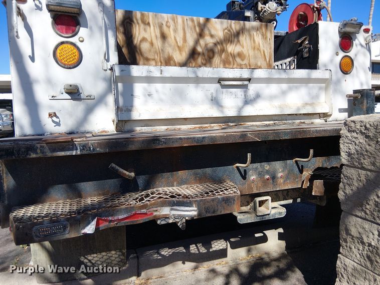 image for item EE5163 2011 Ford F550 Super Duty XL utility / service truck