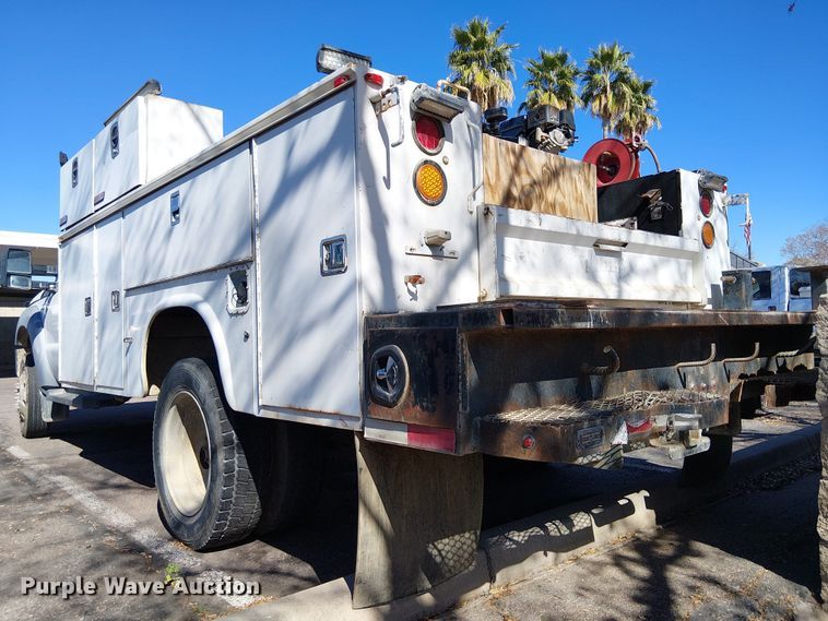 image for item EE5163 2011 Ford F550 Super Duty XL utility / service truck