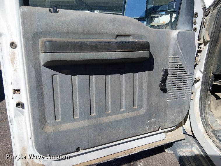 image for item EE5163 2011 Ford F550 Super Duty XL utility / service truck