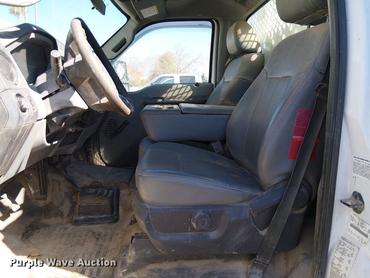 image for item EE5163 2011 Ford F550 Super Duty XL utility / service truck