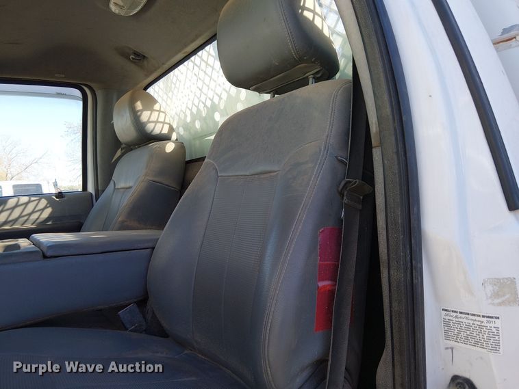 image for item EE5163 2011 Ford F550 Super Duty XL utility / service truck