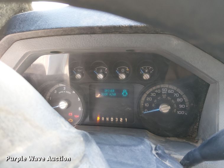 image for item EE5163 2011 Ford F550 Super Duty XL utility / service truck