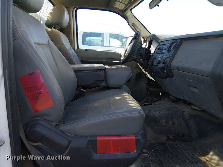 image for item EE5163 2011 Ford F550 Super Duty XL utility / service truck