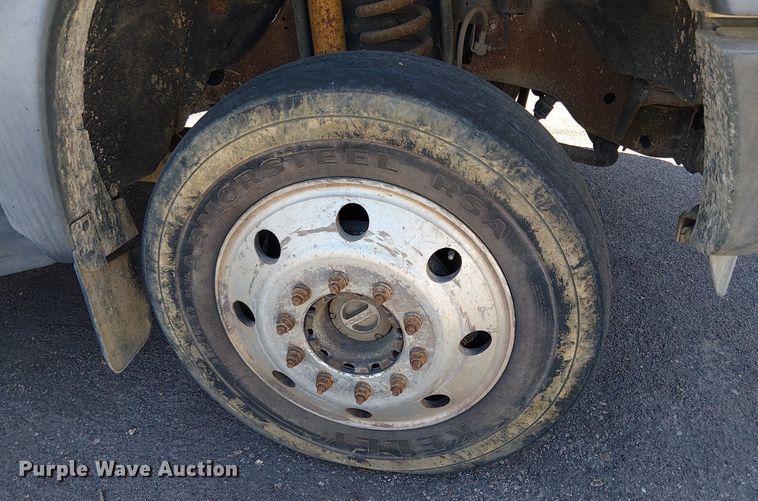 image for item EE5163 2011 Ford F550 Super Duty XL utility / service truck