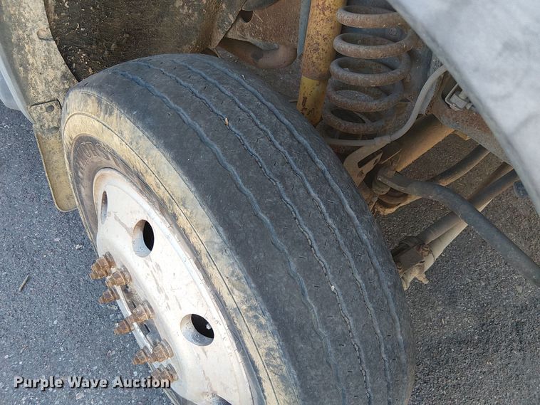 image for item EE5163 2011 Ford F550 Super Duty XL utility / service truck