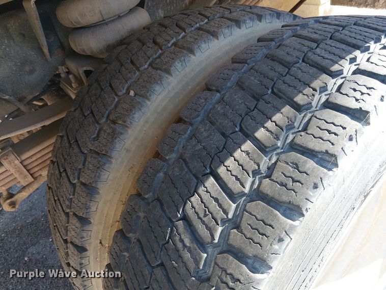 image for item EE5163 2011 Ford F550 Super Duty XL utility / service truck