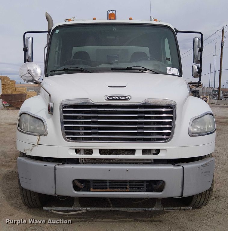 image for item EE5167 2016 Freightliner M2 street sweeper truck