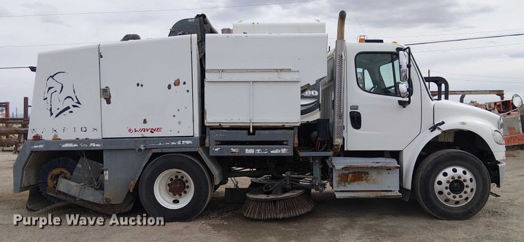 image for item EE5167 2016 Freightliner M2 street sweeper truck