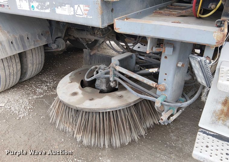 image for item EE5167 2016 Freightliner M2 street sweeper truck