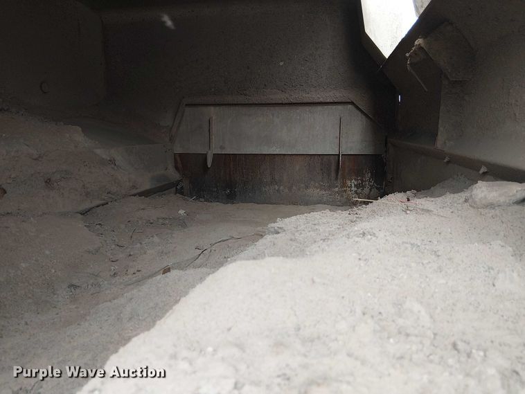 image for item EE5167 2016 Freightliner M2 street sweeper truck