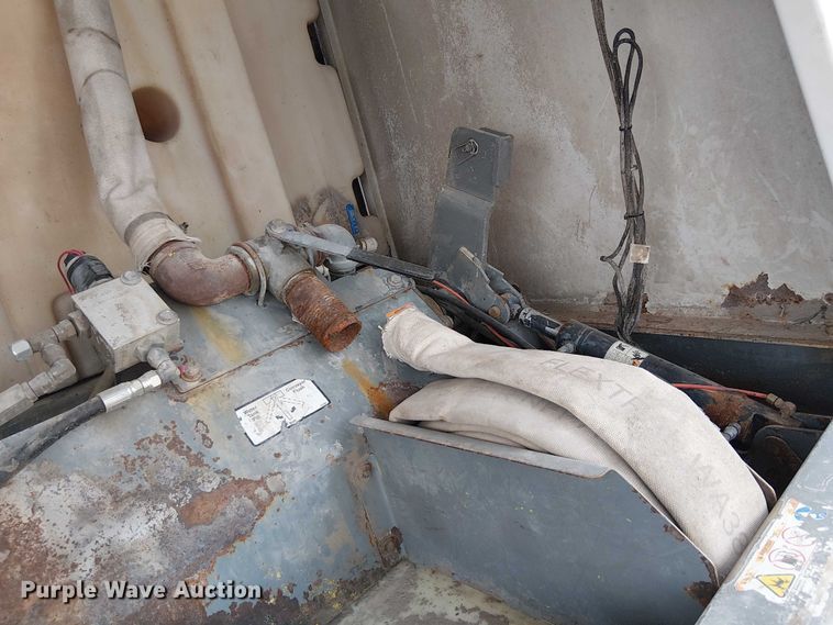 image for item EE5167 2016 Freightliner M2 street sweeper truck