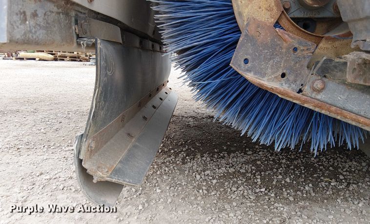 image for item EE5167 2016 Freightliner M2 street sweeper truck