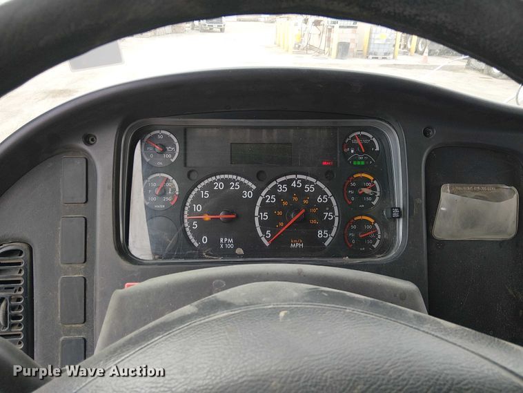 image for item EE5167 2016 Freightliner M2 street sweeper truck