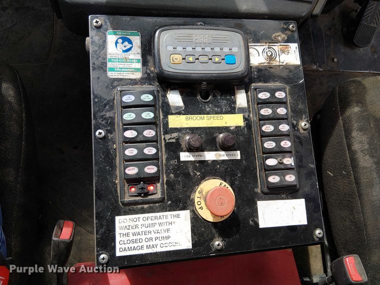 image for item EE5167 2016 Freightliner M2 street sweeper truck