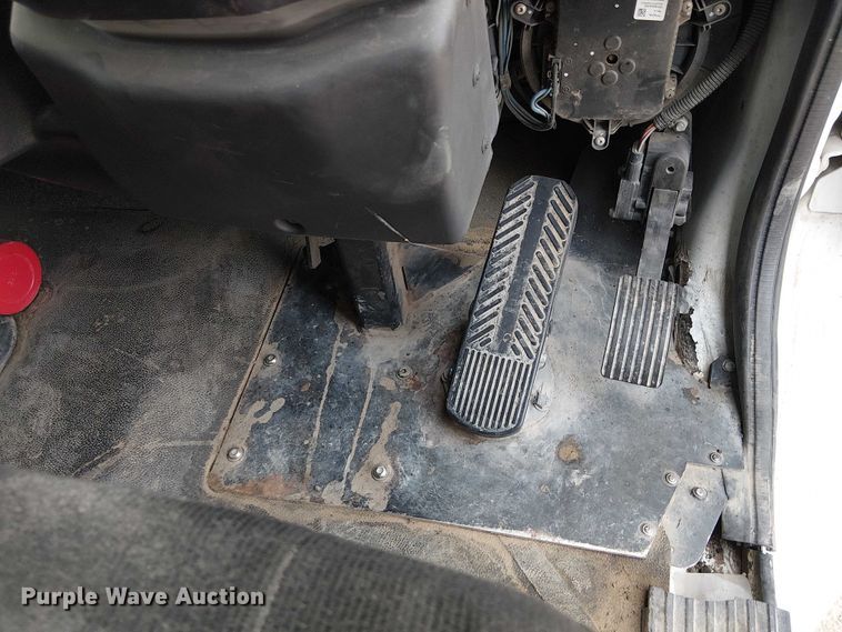 image for item EE5167 2016 Freightliner M2 street sweeper truck