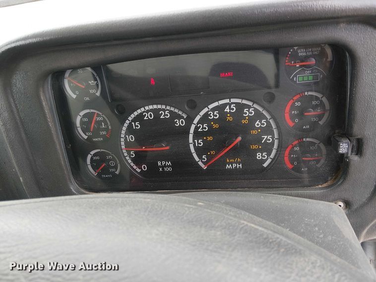 image for item EE5167 2016 Freightliner M2 street sweeper truck