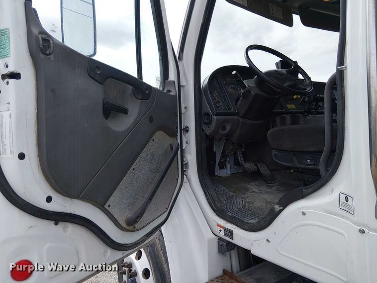 image for item EE5168 2016 Wayne Freightliner M2 street sweeper truck