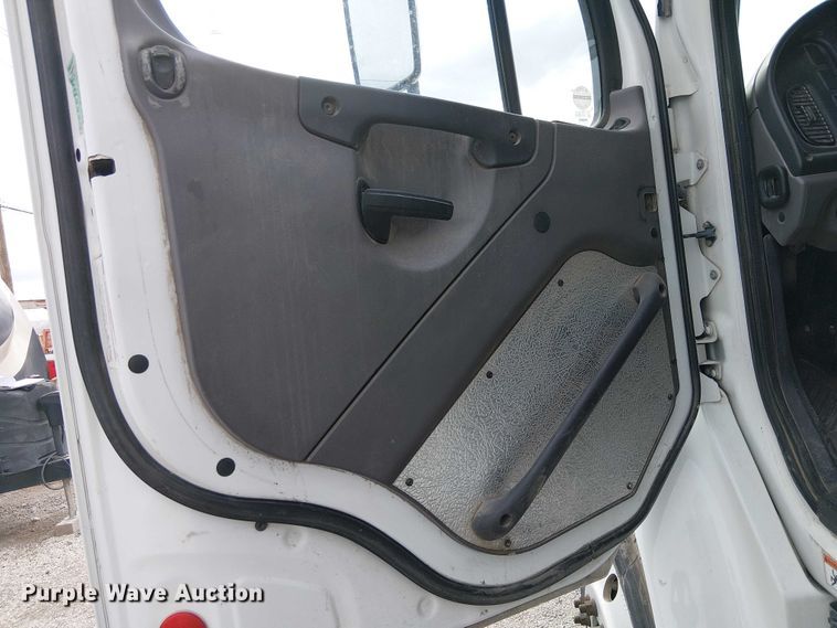 image for item EE5168 2016 Wayne Freightliner M2 street sweeper truck