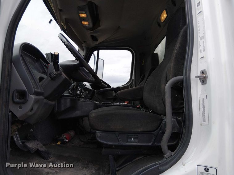 image for item EE5168 2016 Wayne Freightliner M2 street sweeper truck