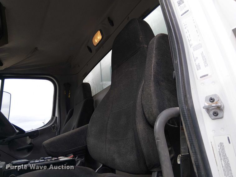 image for item EE5168 2016 Wayne Freightliner M2 street sweeper truck