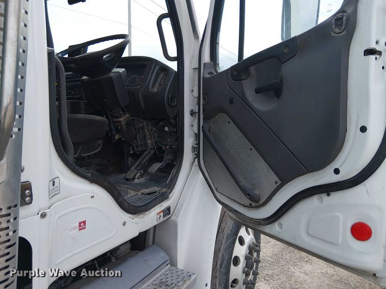 image for item EE5168 2016 Wayne Freightliner M2 street sweeper truck