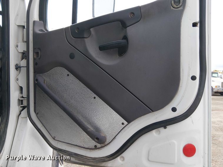 image for item EE5168 2016 Wayne Freightliner M2 street sweeper truck