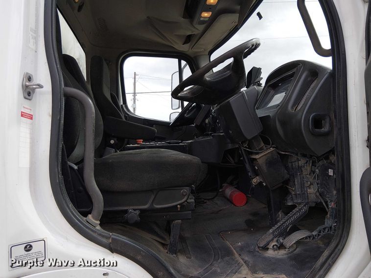 image for item EE5168 2016 Wayne Freightliner M2 street sweeper truck