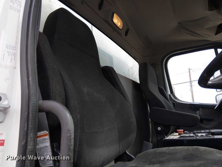 image for item EE5168 2016 Wayne Freightliner M2 street sweeper truck