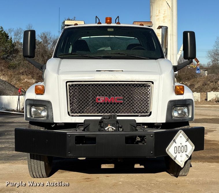 image for item EF0989 2008 GMC C7 oil distributor truck