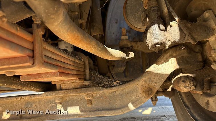 image for item EF0989 2008 GMC C7 oil distributor truck