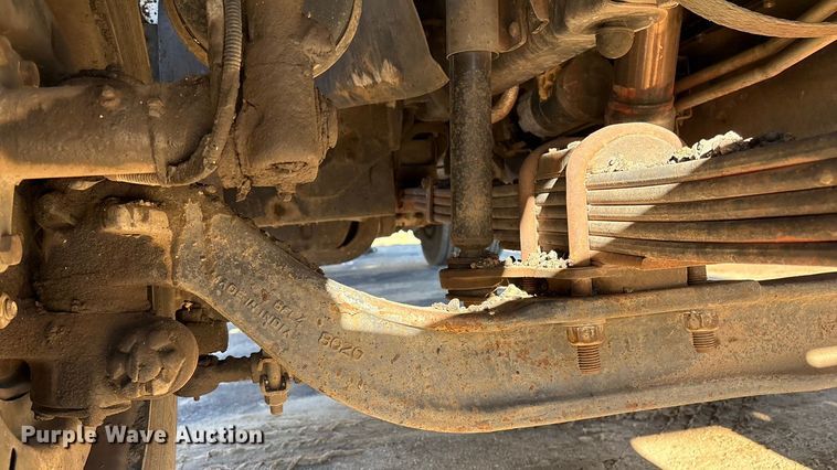 image for item EF0989 2008 GMC C7 oil distributor truck