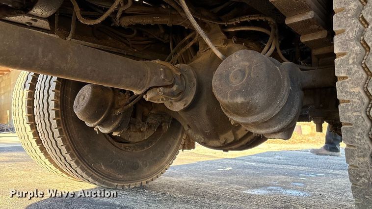 image for item EF0989 2008 GMC C7 oil distributor truck